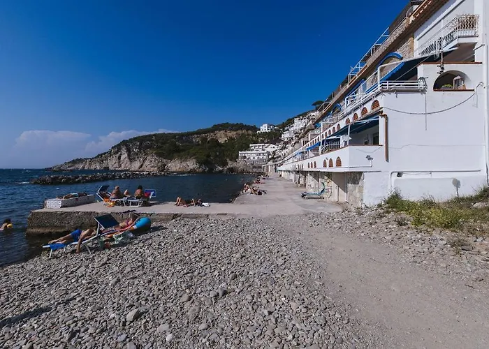 Appartamento Fronte Mare con Accesso Spiaggia