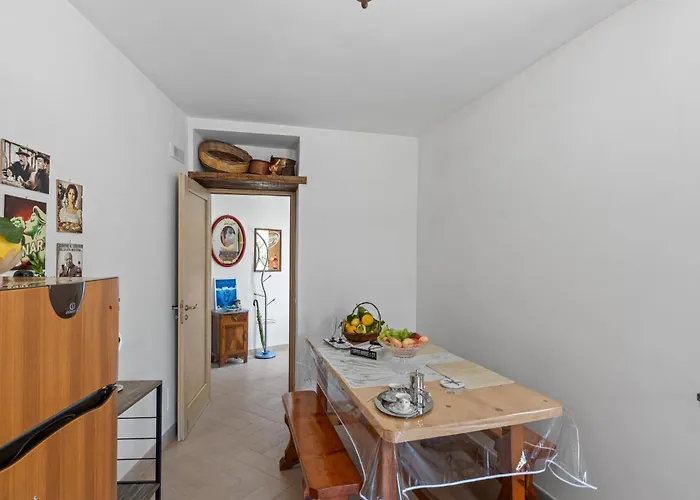 Cynara Holiday House
